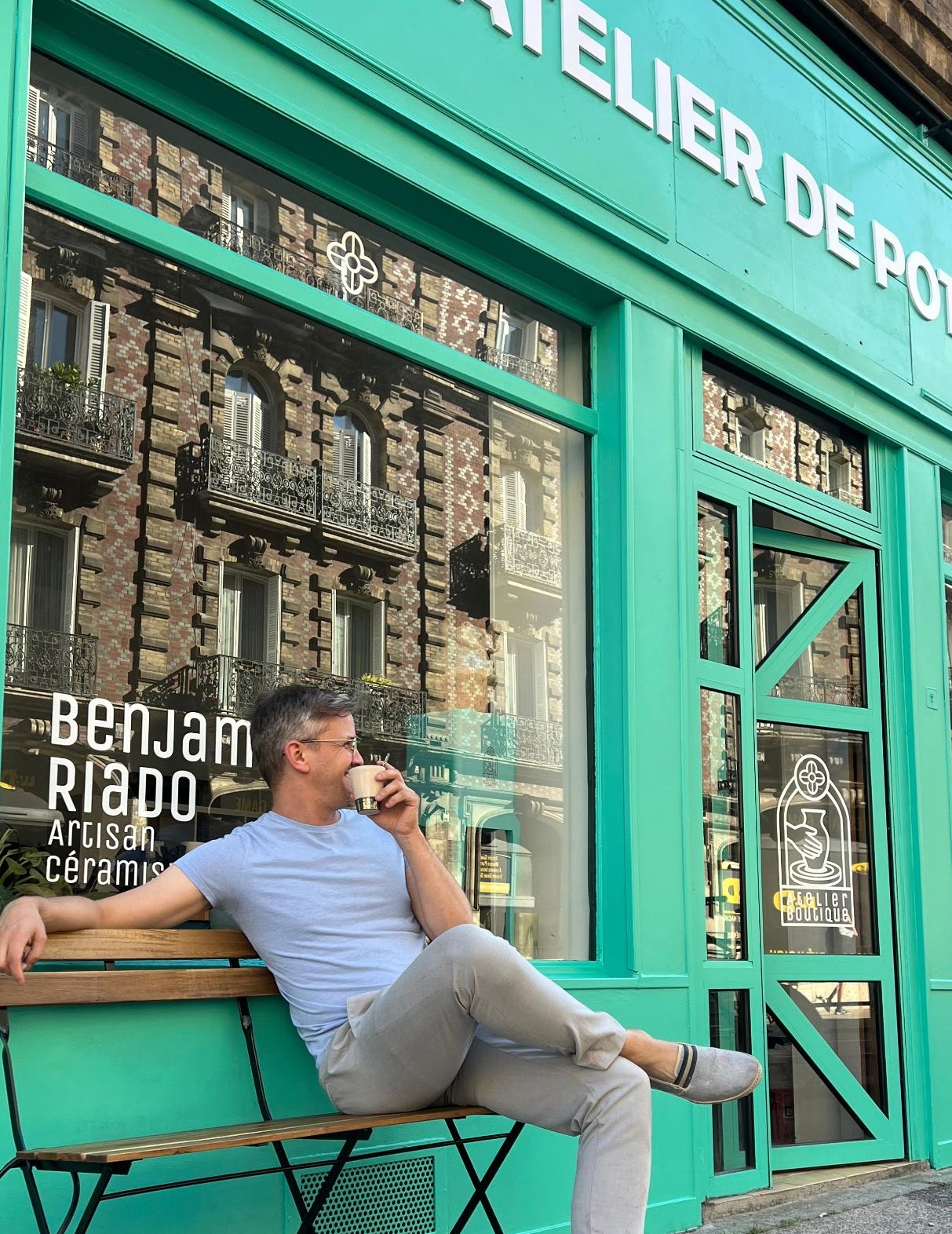 The turquoise shopfront, at 19 rue Alsace-Lorraine, Rouen