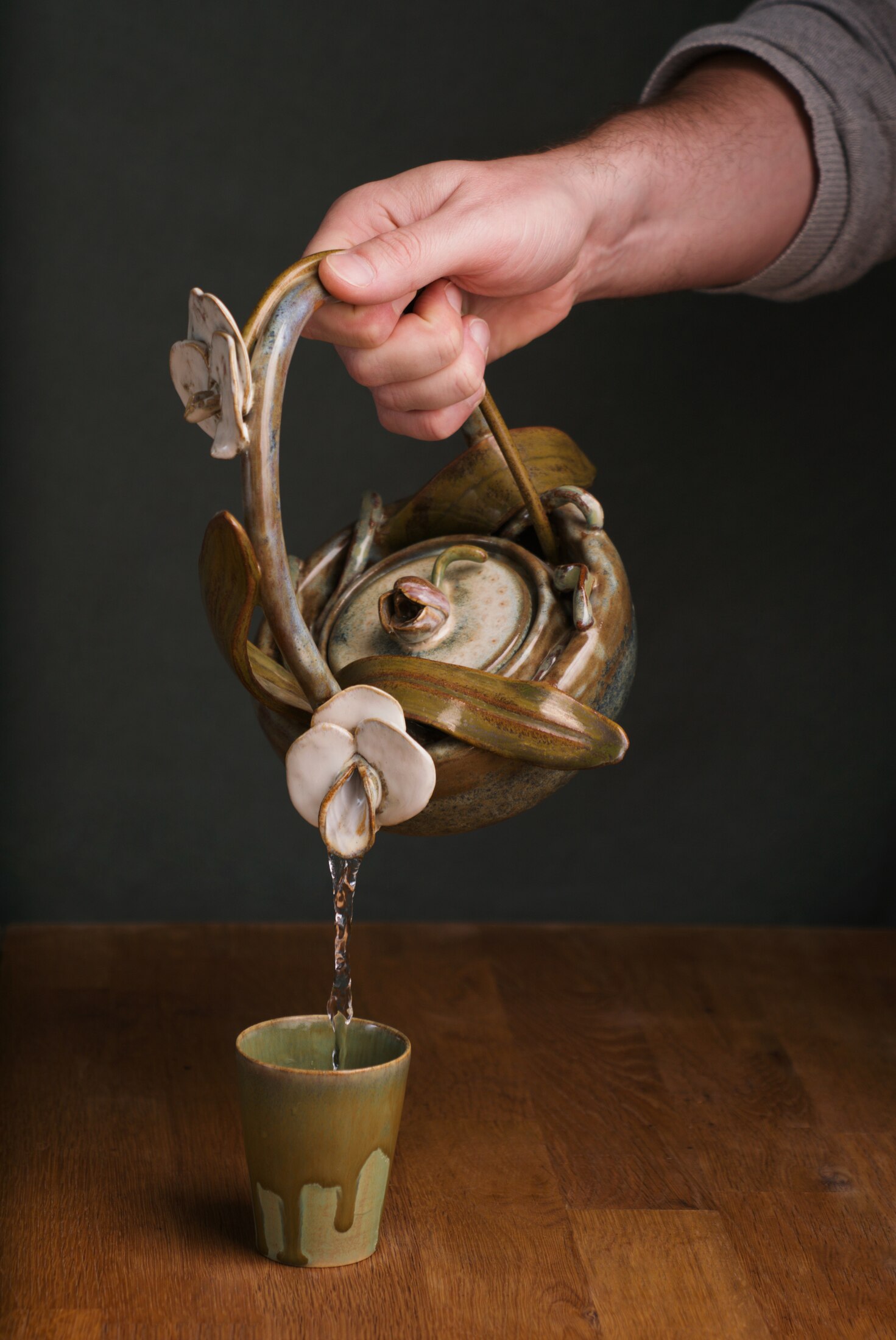 « Orchid » teapot, wheel-thrown and glazed stoneware